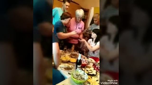 Подарили бабушке планшет + реакция смотреть онлайн