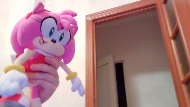 Крем кудато улетела,а Эми показывает дом номер:1.👉🏻🏡 смотреть онлайн