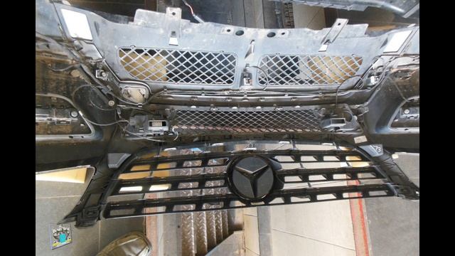 Установка значка с подсветкой и радарных датчиков - Mercedes W166 ML250 смотреть онлайн