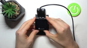 NAVITEL DVR R600 | Как вставить карту памяти в видеорегистратор NAVITEL DVR R600