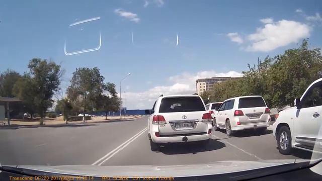 Наглое поведение на дороге | Aktau | 170BUA12 смотреть онлайн