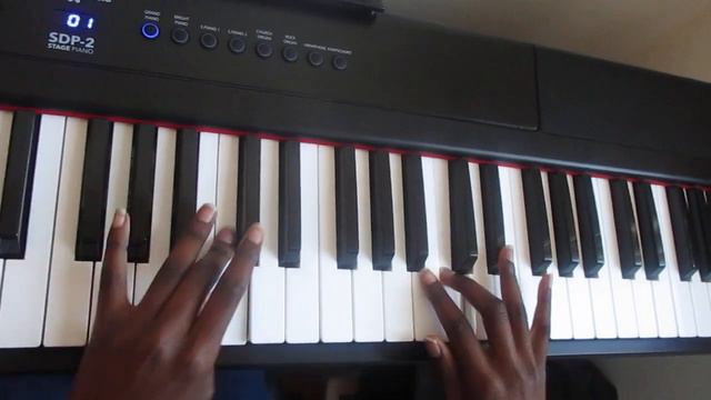 The teenage girl is playing, “E Minor harmonic” on the piano. смотреть онлайн