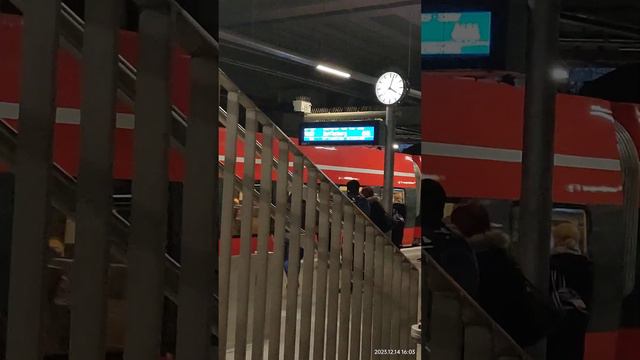 Berlin Ostkreuz - Восточный вокзал Берлина, отсюда наш поезд RE1 на Frankfurt Oder и куда угодно смотреть онлайн