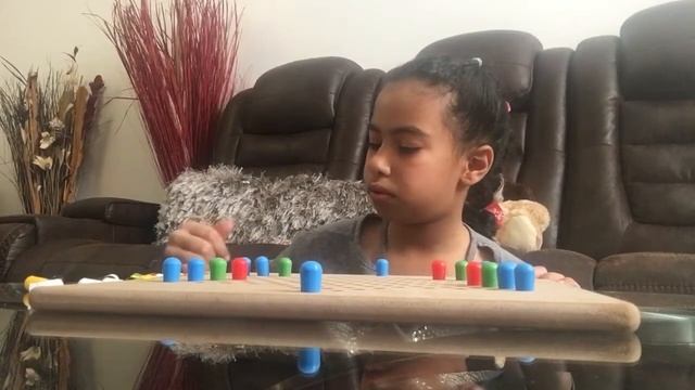 Chinese checkers game by different way... смотреть онлайн