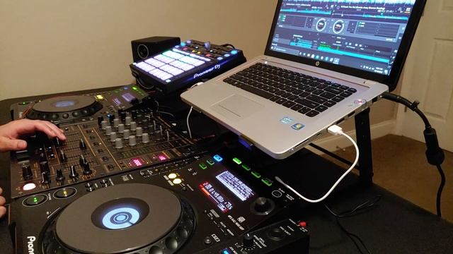 DJ V.ANDY - Chơi nhạc Edm với CDJ900+ DJM600+DDJ XP1 Rekordbox Quick mix-Mashup смотреть онлайн