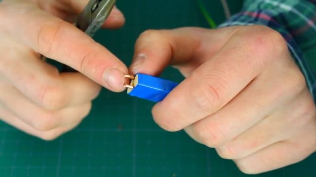 How To Make a MINI Spot Welder for Cheap / 12 V смотреть онлайн
