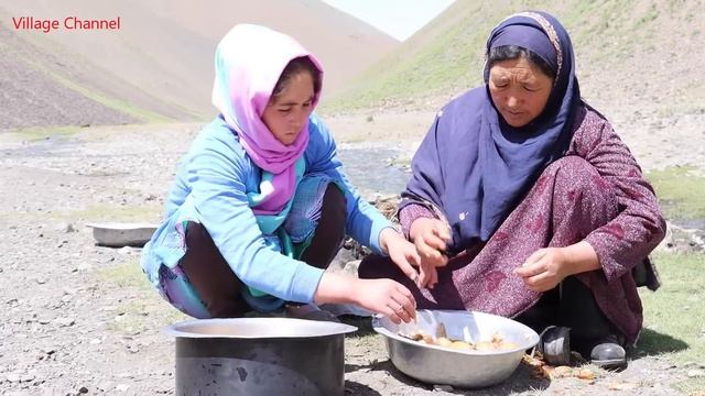 Nomadic Lifestyle In The Mountains Of Afghanistan | Shepherd Mother | Village Life In Afghanistan