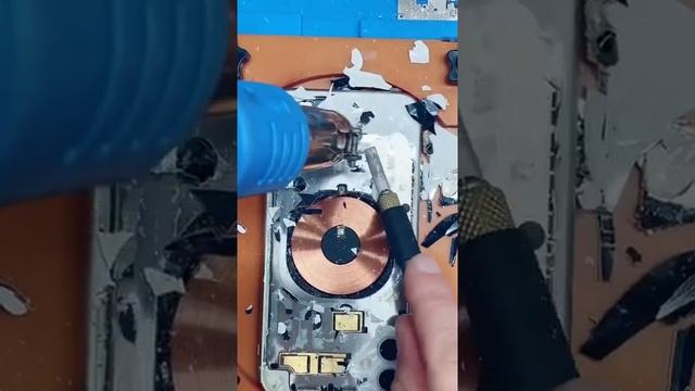 iPhone 11 замена задней крышки. Снимаем феном смотреть онлайн