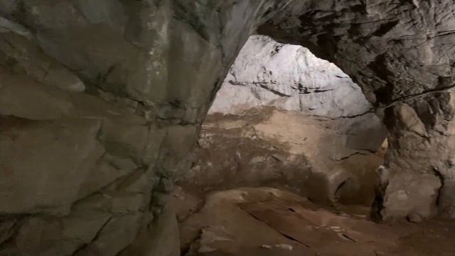 03.06.2022 - Тавдинская пещера. Грот Ихтиандра смотреть онлайн