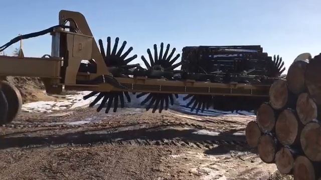 САМЫЙ ПРОИЗВОДИТЕЛЬНЫЙ в МИРЕ КОМПЛЕКС по РАСКОРЧЕВКЕ. Корчеватель Savannah 1700, борона Magnum 600 смотреть онлайн