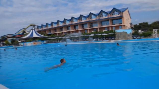 Аквапарк "Золотая бухта" г.Геленджик смотреть онлайн