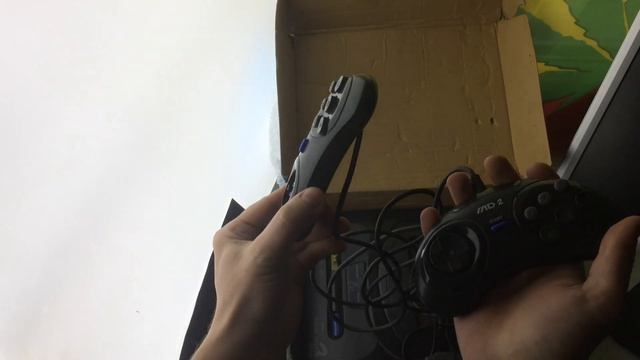Распаковка лота Игровая приставка MEGA DRIVE 2 с Виолити смотреть онлайн