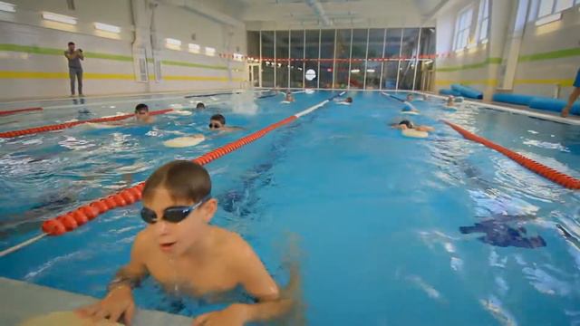 Дитячі тренування у плавальному басейні Аквапарку "7 ОКЕАН" смотреть онлайн