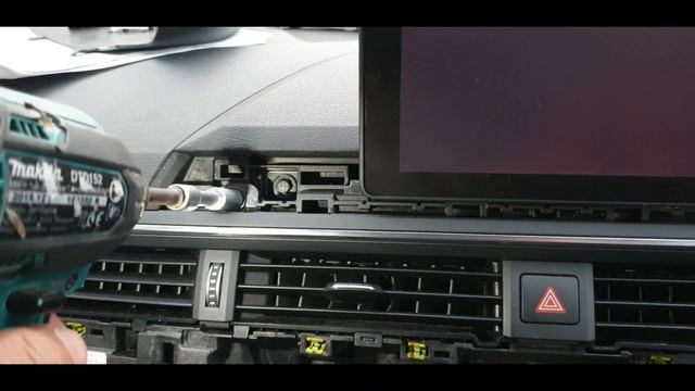 How to Remove Audi MMI Display Screen Audi A4 A5 B9 8W 2016-2020 смотреть онлайн