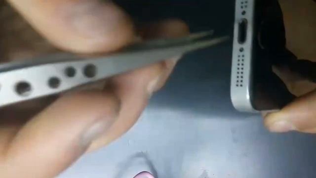 Что делать если отходит разъем зарядки. ( Iphone 5S ) смотреть онлайн