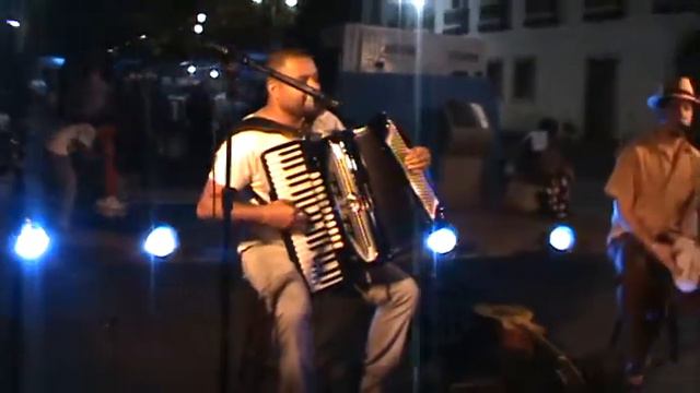 BETO HORTIS & ADIEL LUNA em OLINDA 2011 005.MPG смотреть онлайн