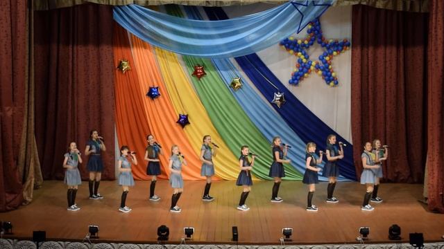 надо верить молодым. Старшая группа Веснушки смотреть онлайн