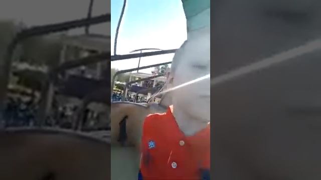 Андрюха развлекается в парке аттракционов Диво-остров. Май, 2018 смотреть онлайн
