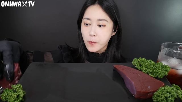 뜯어먹는 생간❤️?역대급 사운드 간 먹방 | Raw Liver | ASMR MUKBANG | EATING SHOW смотреть онлайн
