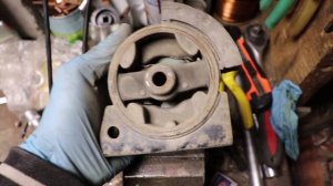 Замена передней подушки ДВС Toyota Corolla AE100 (4a,5a,7a,4e,5e)