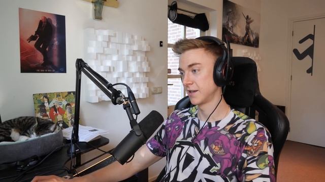 Opening Shattered Web cases until I get a KNIFE... смотреть онлайн