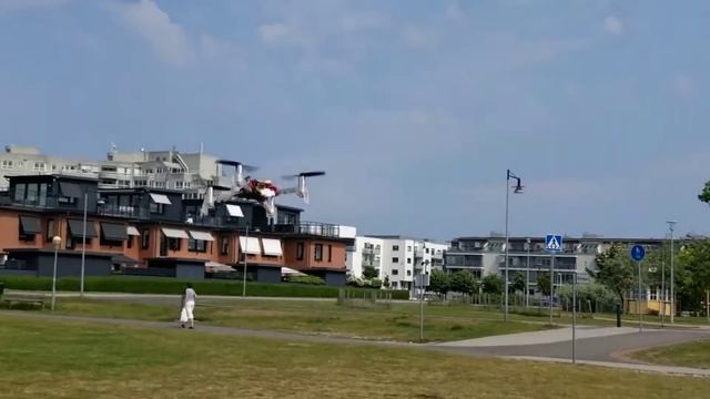 What Fits in the Palm of Your Hand, Supports Bluetooth LE and Can Fly Above 1Km? смотреть онлайн