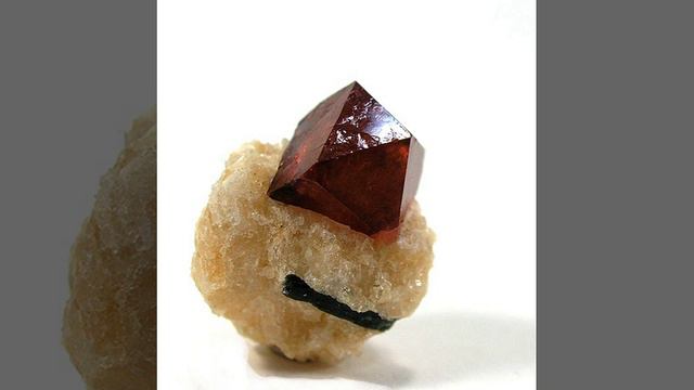 Zircon | Wikipedia audio article смотреть онлайн
