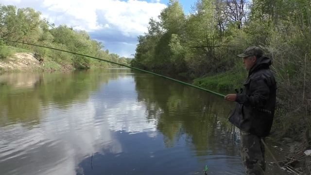 Рыбалка на поплавок 17 мая 2022 на реке. смотреть онлайн