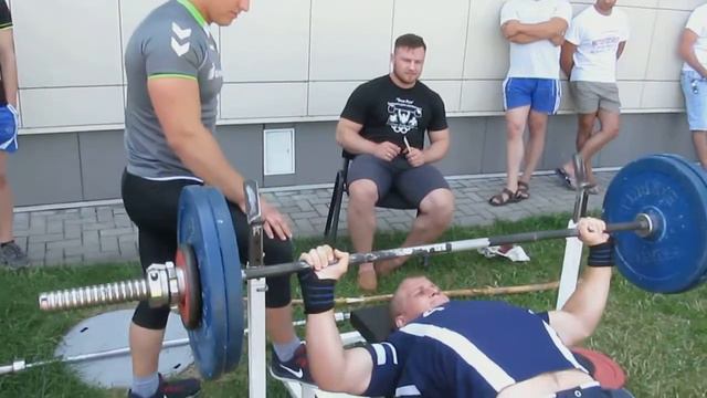 Соревнования тренажерного зала Олимп по жиму, г. Лунинец 2015 год смотреть онлайн
