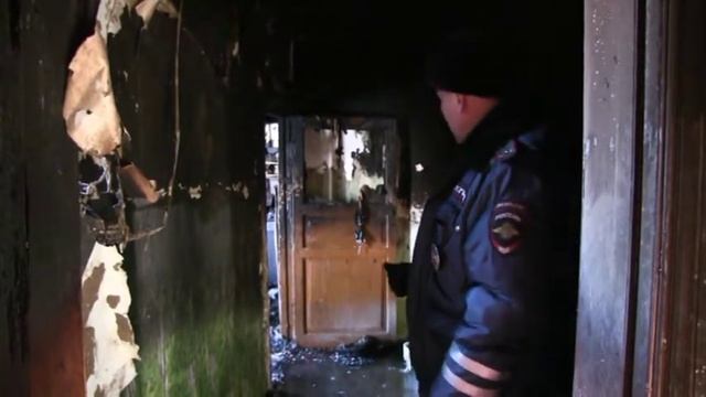 Сотрудники полиции Кувандыка спасли женщину из огня смотреть онлайн
