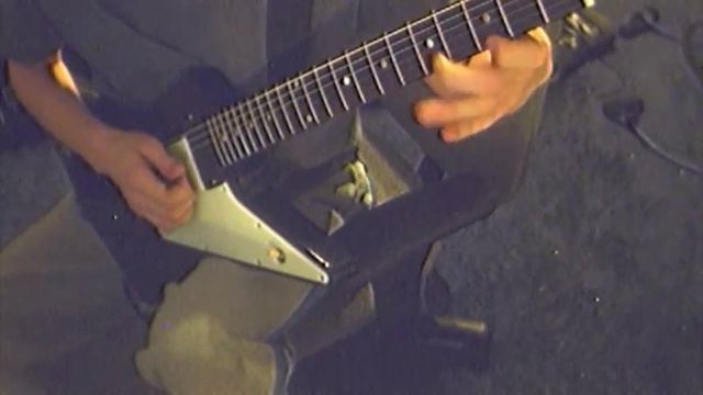 EMG 81 and 89 in a Gibson Explorer - shit improv смотреть онлайн