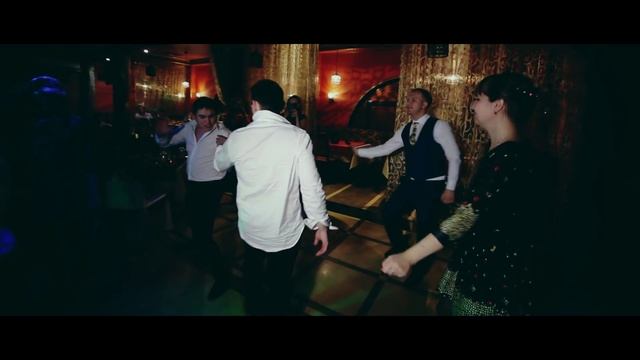 Танец друзей на свадьбе Елены и Максима 21 ноября 2015 г смотреть онлайн
