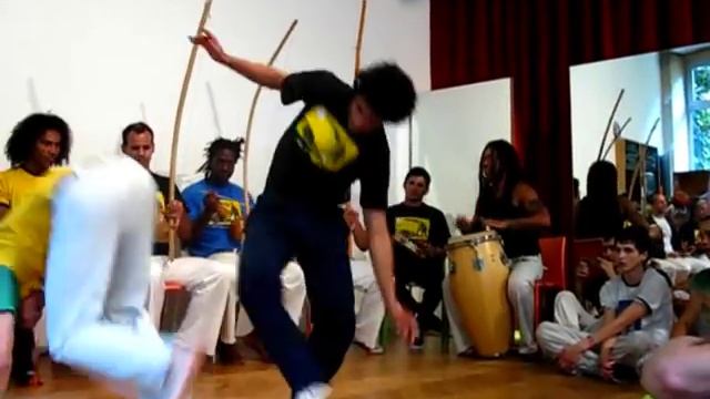 Aula com Mestre Poncianinho. Капоэйра-поездка в Австрию. смотреть онлайн