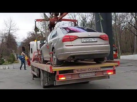 Эвакуация с тротуара у Парка революции. смотреть онлайн