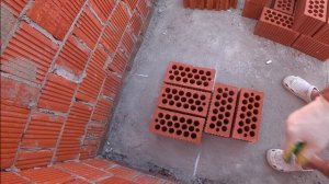 как просто и быстро собрать кирпичный угол.