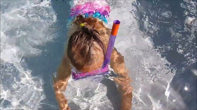 Pool Fun Как я плаваю с ластами и маской! смотреть онлайн