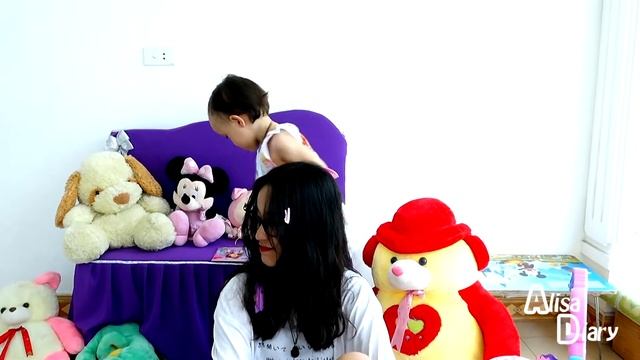 ✿Alice does makeup and super hair✿Alisa's Funny Baby Stories✿ смотреть онлайн
