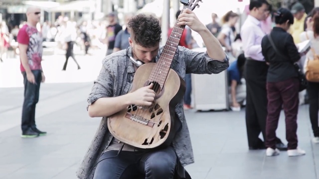 ЧУВСТВЕННЫЙ ИСПАНСКИЙ РОМАНС ► Классическая Испанская Гитара, Музыка на Улице смотреть онлайн