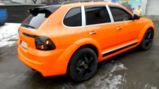 Оклейка оранжевой пленкой Porshe Cayenne INDIVIDUAL-DESIGN.RU смотреть онлайн