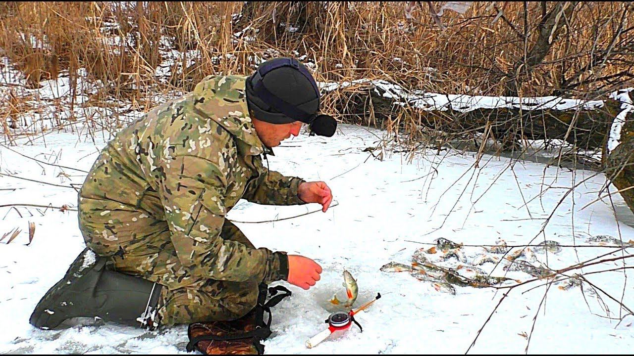 Зимняя рыбалка на окуня. Ловля на ратлины и мормышку. Зимняя сказка на нижней Волге. смотреть онлайн