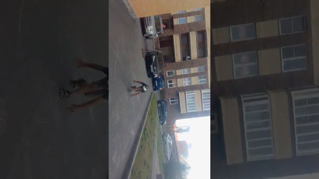 Райот против паучка смотреть онлайн