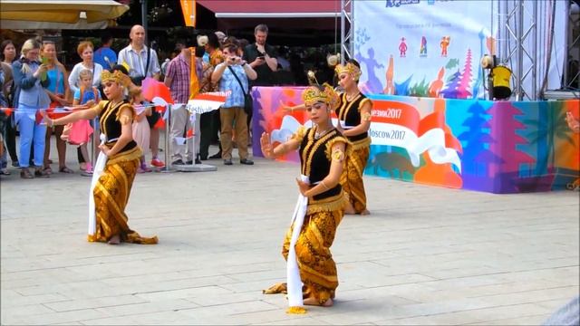 2017 - Фестиваль Индонезии. Festival Indonesia. Традиции. Театр. Танцы Индонезии. Фрагменты. смотреть онлайн