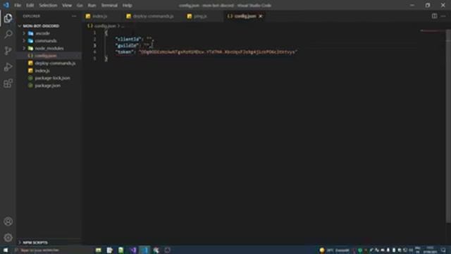 Tutoriel JavaScript - Créer un bot Discord facilement avec discord.js v13 смотреть онлайн