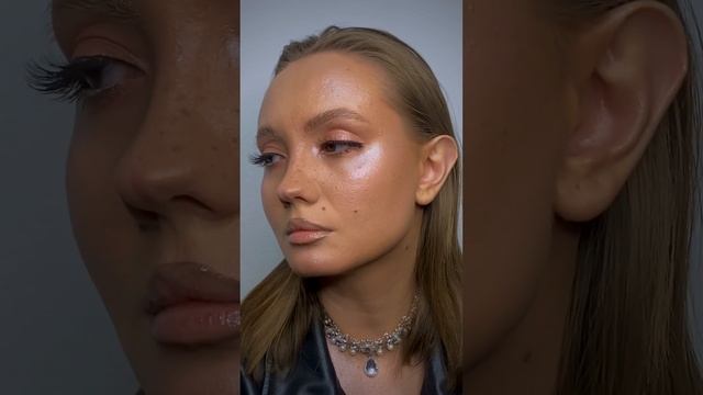 Нюд, с которым можно на Красную дорожку ?? смотреть онлайн
