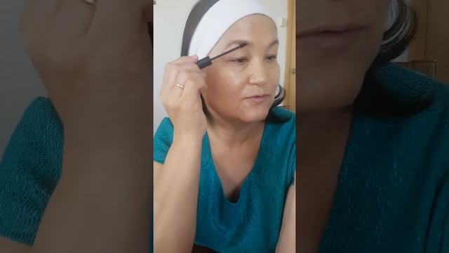 Секрет густых бровей смотреть онлайн