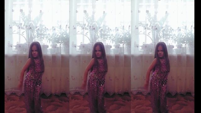 Маленькая девочка Эмилия танцует восточный танец. #восточныетанцы #танец  #дети #dance #dancevideo
