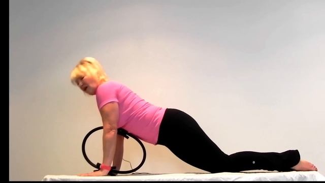 Pilates Video exercise 6 - Push Up with Magic Circle смотреть онлайн