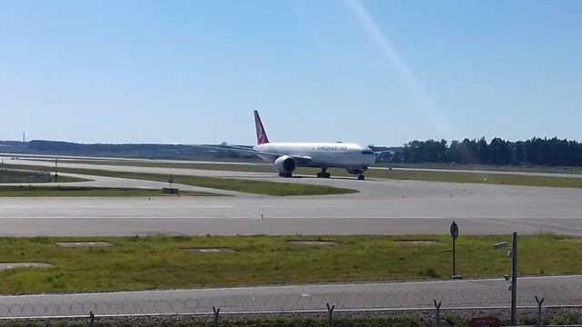 Гость из Турции!) Boeing 777-300ER "Turkish Airlines" "TC-LJG" посадка и руление в Шереметьево SVO. смотреть онлайн