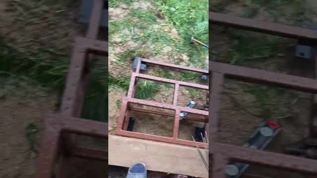 Часть 2.1.  Выставление каркаса под укладку доски дпк, опорных столбов для ограждения.