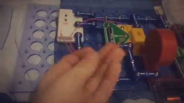 Конструктор знаток 1000 схем:радио смотреть онлайн